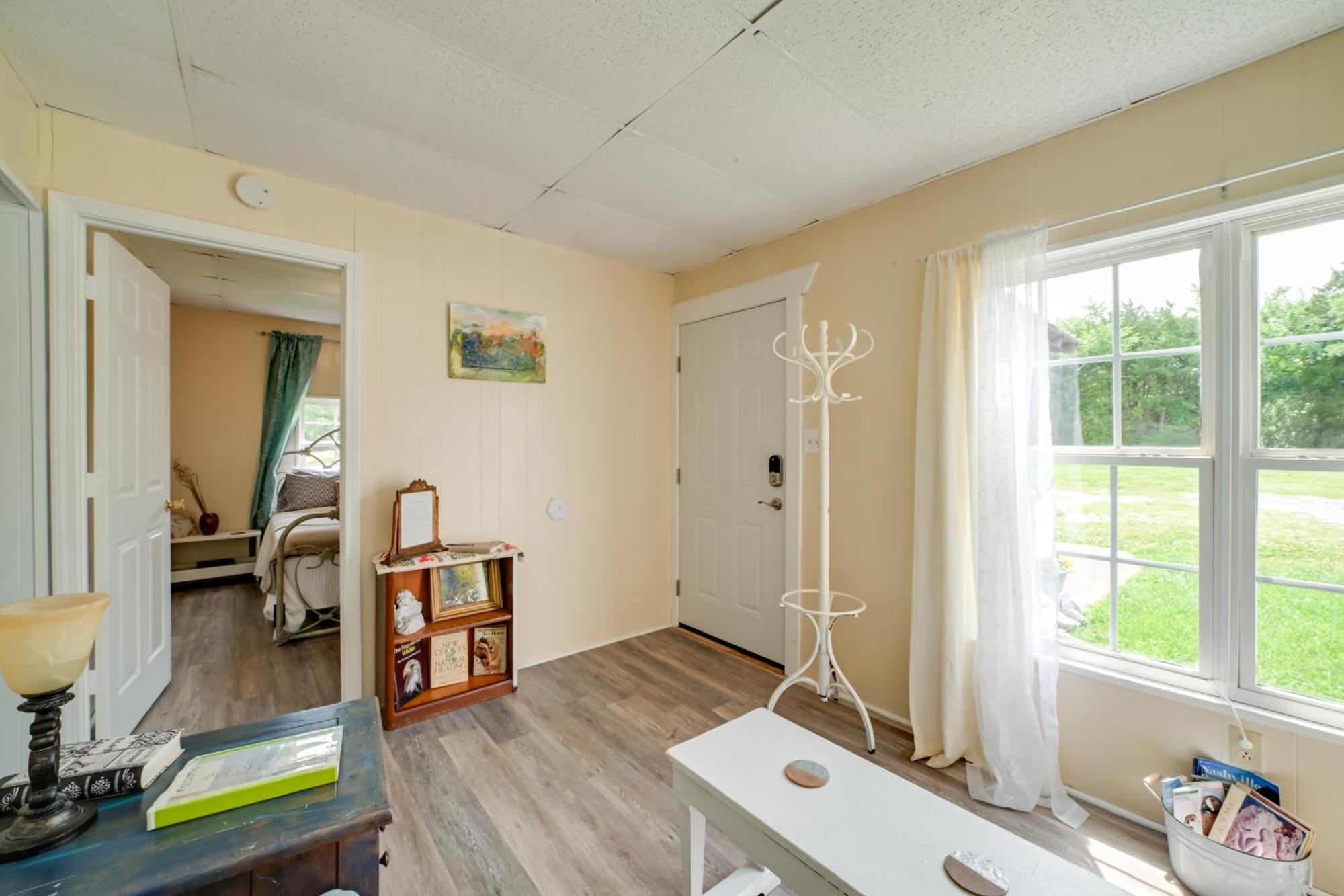 Serene Mcewen Cottage About 2 Mi To Golf Course! Exteriör bild